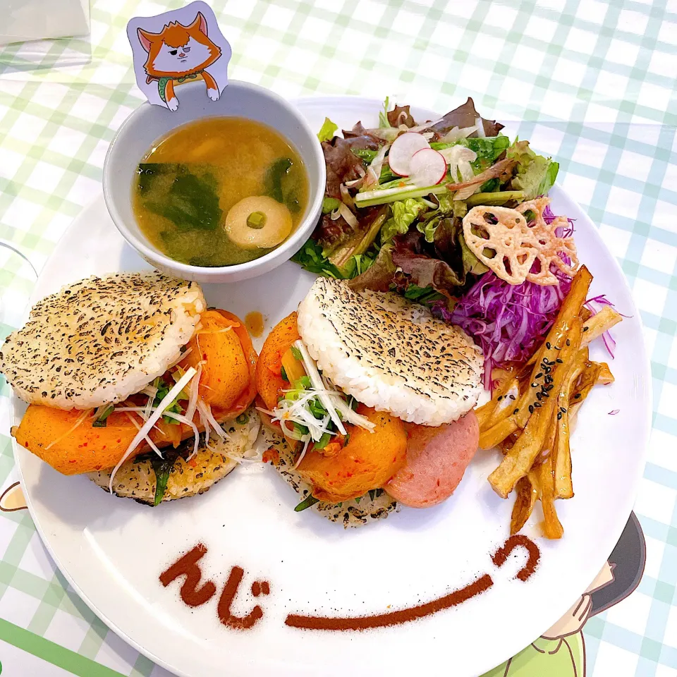 Snapdishの料理写真:まめきちまめこ ニートの食卓 柿キムチライスバーガー|papicoさん