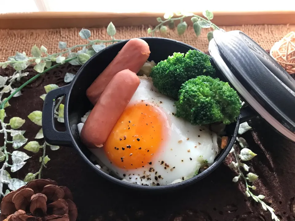 誤差あり！昨日のツナチャーハン弁当|まなまな♡さん