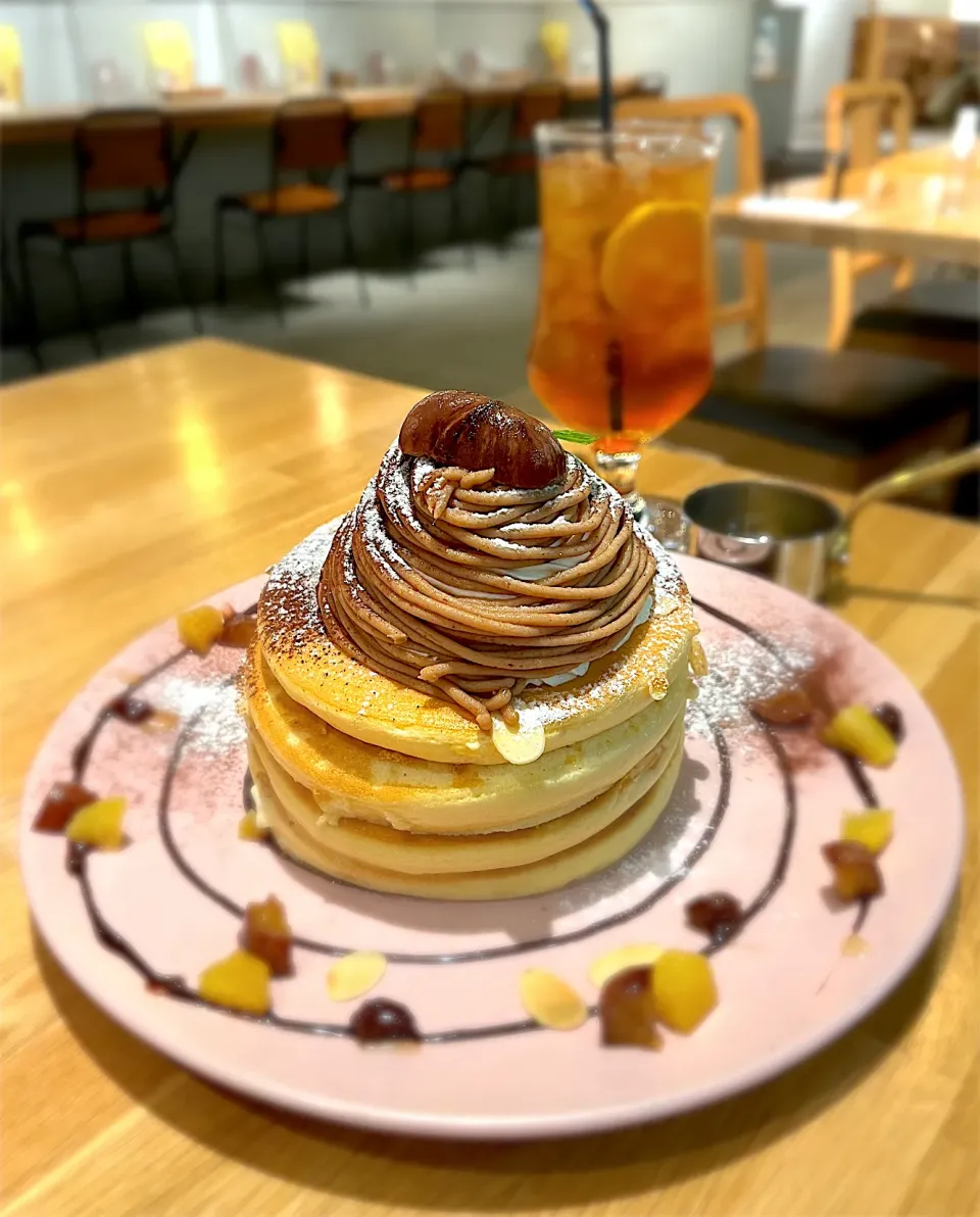 期間限定 栗とラムレーズンのモンブランパンケーキ🌰🥞 ベルヴィル|ナナさん