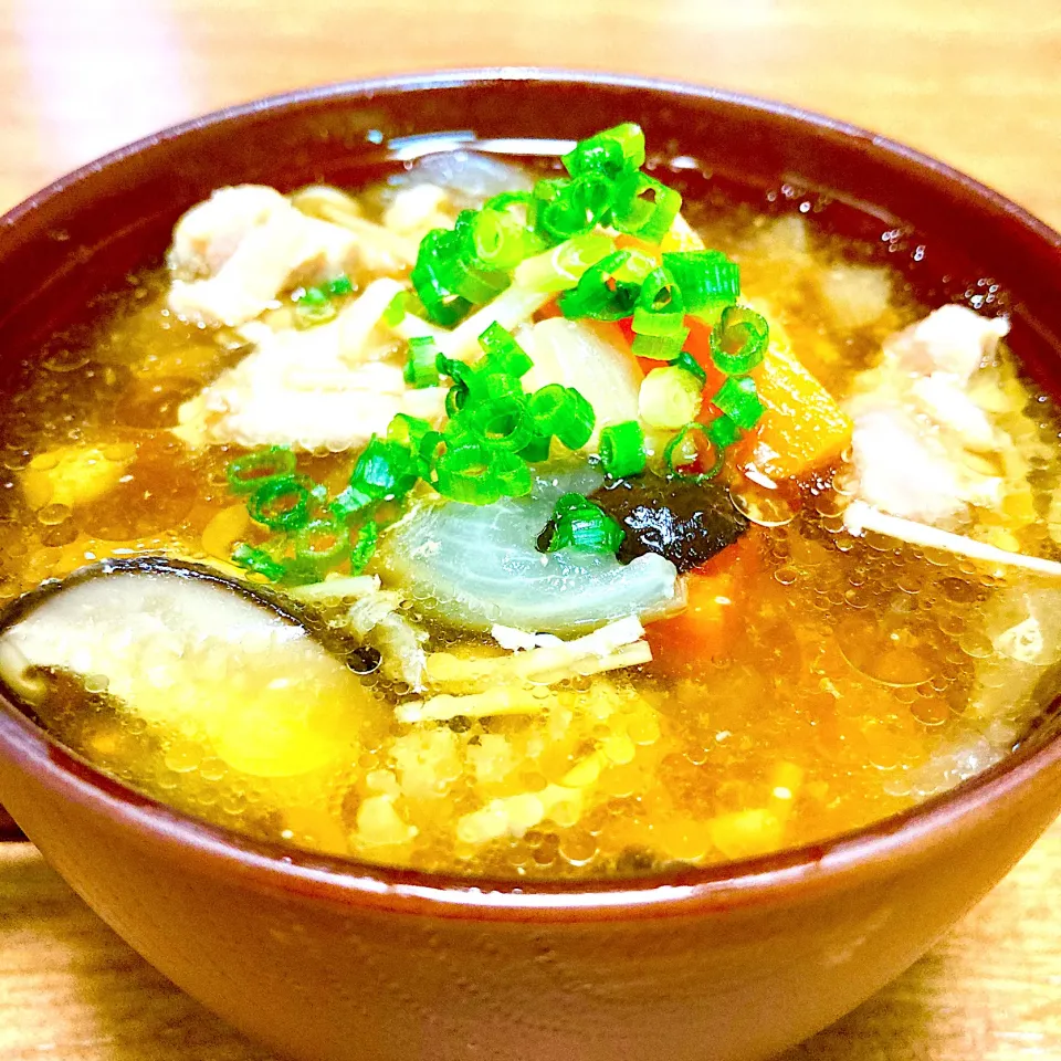 具沢山🍄きのこと鶏肉の和風スープ🍲|まいりさん