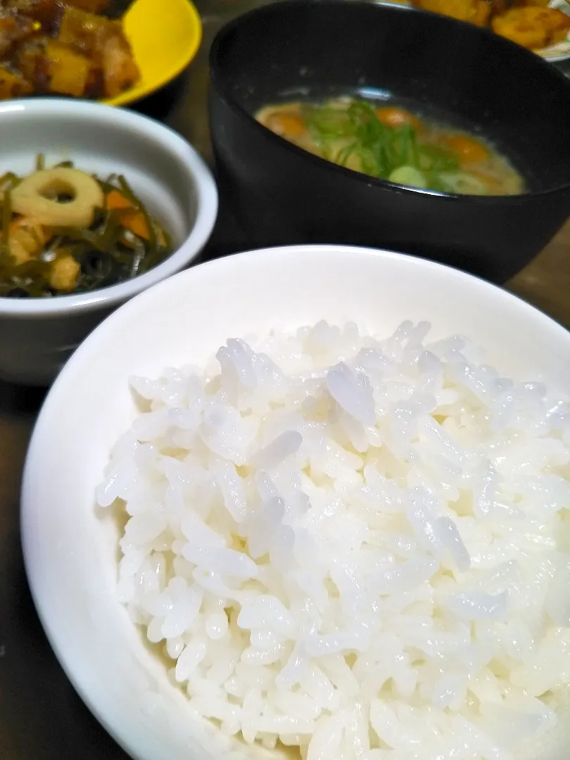 Snapdishの料理写真:炊きたてご飯|はるなつ母さん