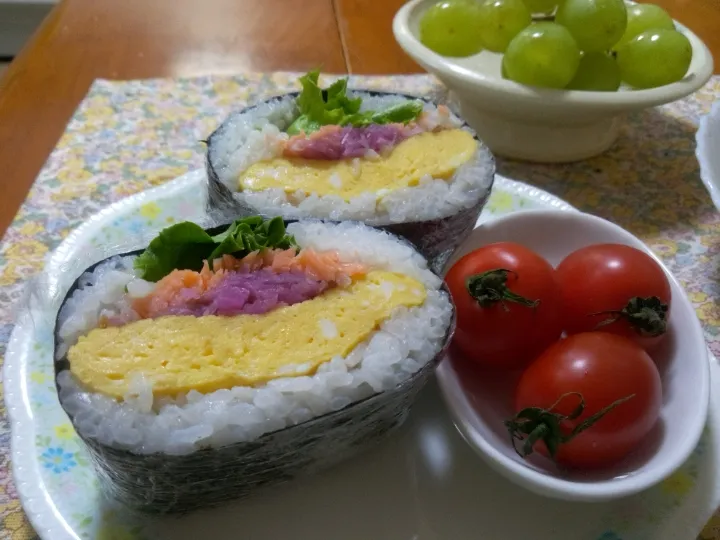 おにぎらず～😃💕|よもむぎさん