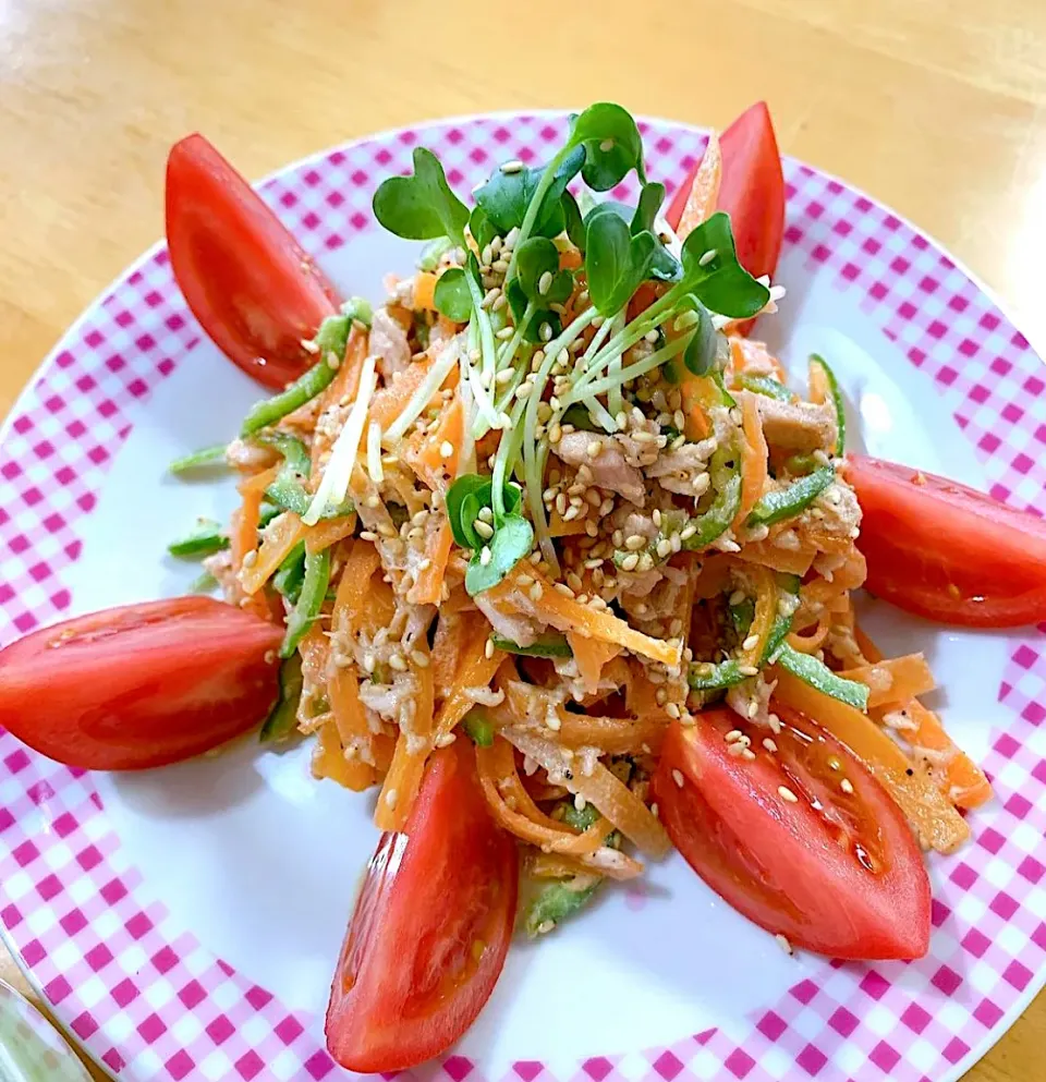 Snapdishの料理写真:人参とツナの麺つゆマヨサラダ|yuko.ｾﾝｾｲ🍒《ひなた♡ぼっこ》さん