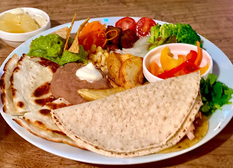 ベジタリアンタコスプレート🌮|にゃあ（芸名）さん