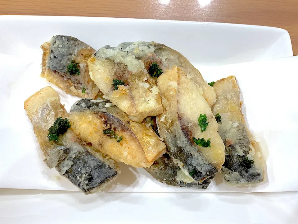 Snapdishの料理写真:塩サバのオリーブオイル焼き。|よっしーさん