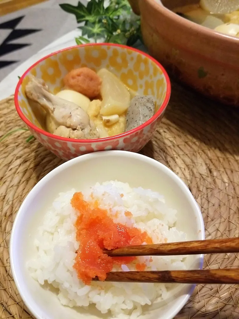 今日の晩ごはん。
おでんとひゃくまん穀のごはん🍚
たらこをのせて。|yoshiyoshiさん