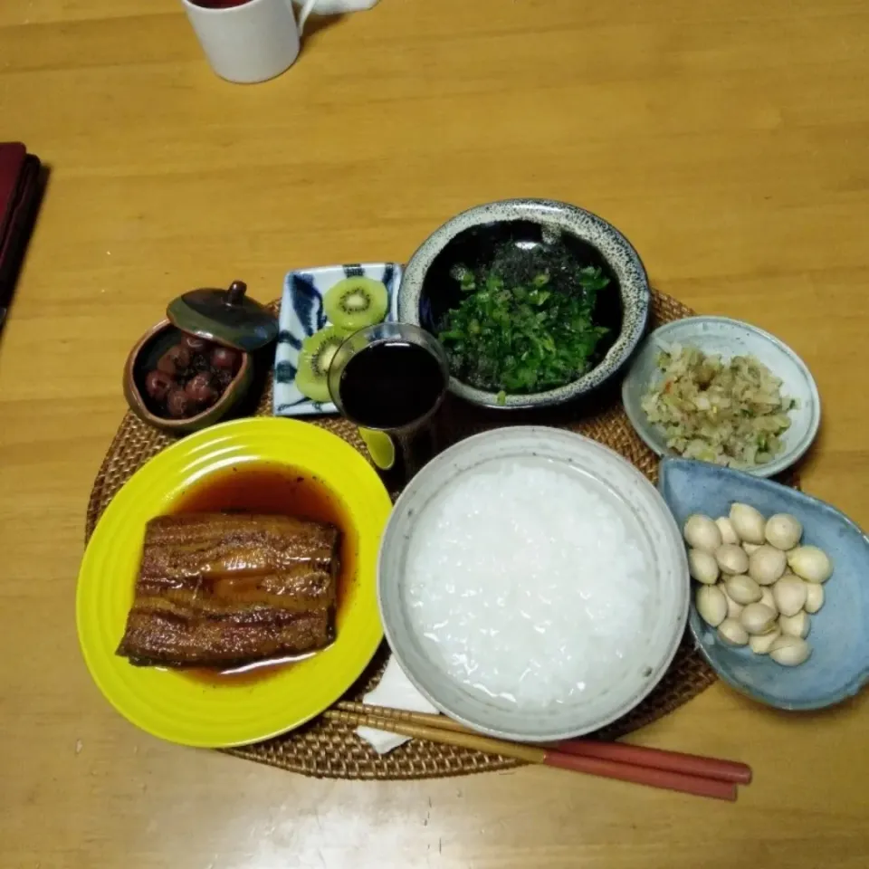 2022.11.19

歯治療中食  
お粥と鰻蒲焼き  銀杏
キクナお浸しと白菜漬物|tamikichiさん