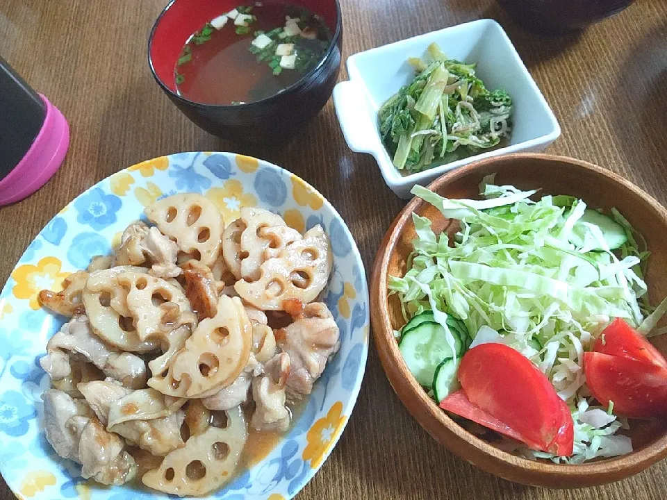 蓮根と鶏肉の甘酢炒め
山東菜としらすの炒め煮
味噌汁
サラダ|尚さん