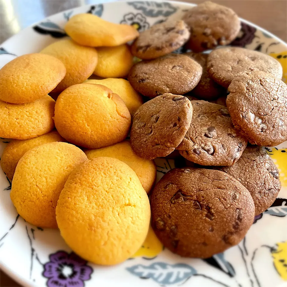 Snapdishの料理写真:ムーンライトクッキ、チョコチップクッキー|もじゃさん