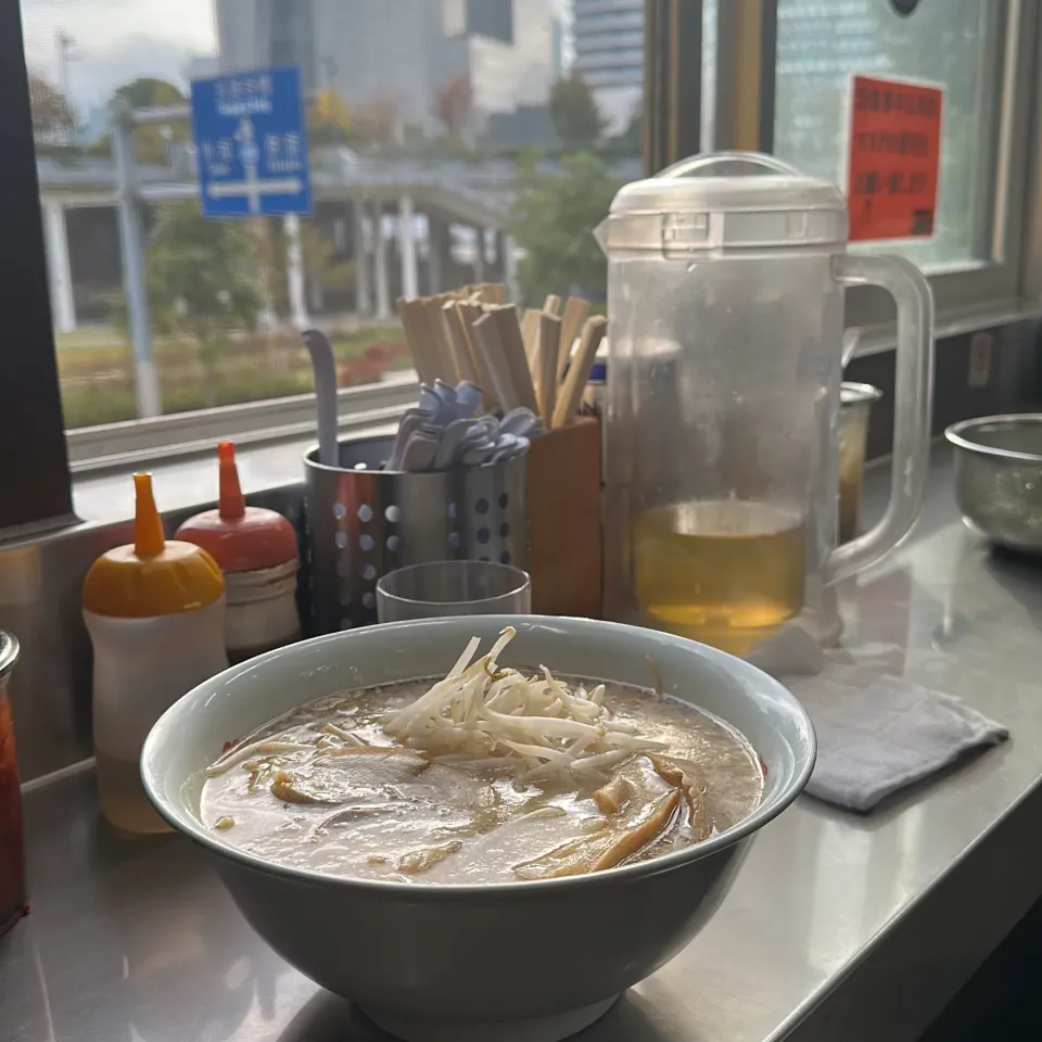 Snapdishの料理写真:今日の　＃朝ラー　今日も　＃夜勤明け　またまた　#ラーメン　相変わらず　＃ホープ軒|Hajime Sakaiさん