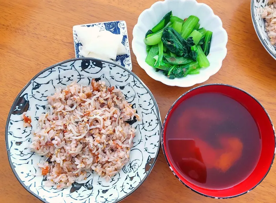 2022 1116　梅しらすチャーハン　小松菜のおひたし　糖しぼり大根　なめことわかめのお味噌汁|いもこ。さん