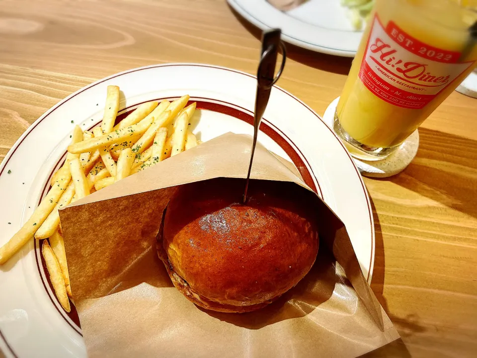 Hi!BURGERセット ¥880|Blue Moon Caféさん