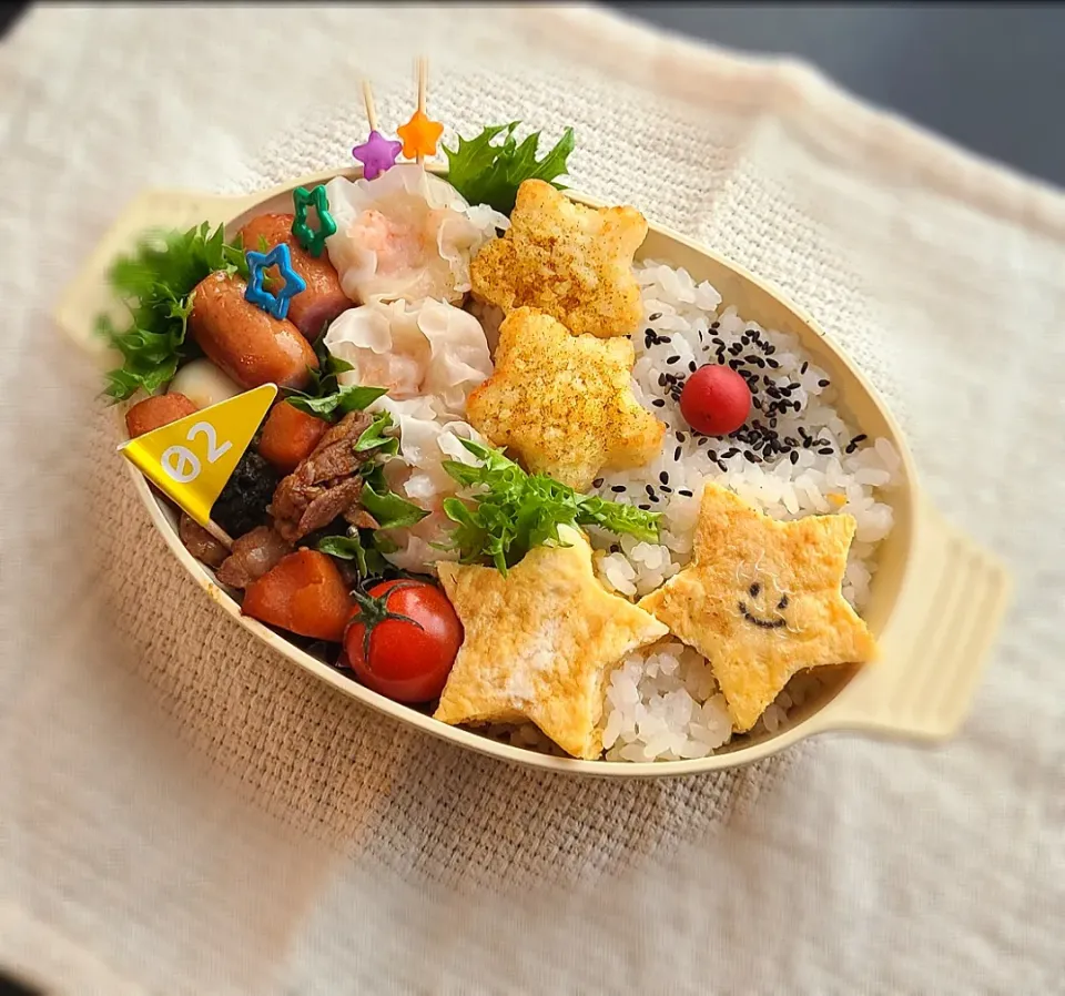 高校生お弁当
前回、ハートにこだわったので、今日は☆星です！
#星しばり
#星にこだわる|みゆりんさん