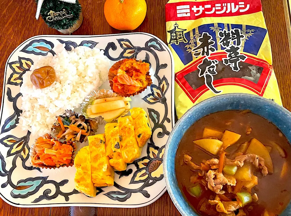 ランチ♯豚汁♯サンジルシ♯料亭赤だし|小松菜さん