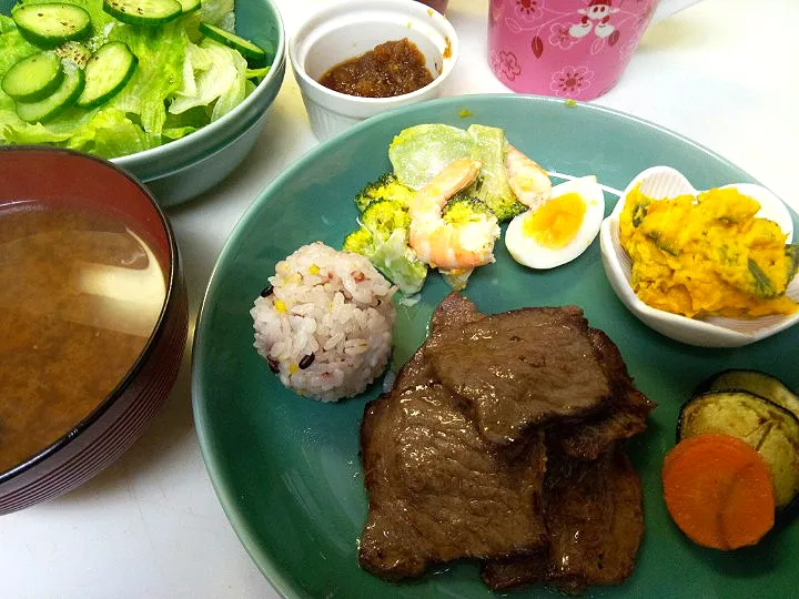 '22．11/21
今夜は🐮さんなお肉を頂きました😋|たえさん