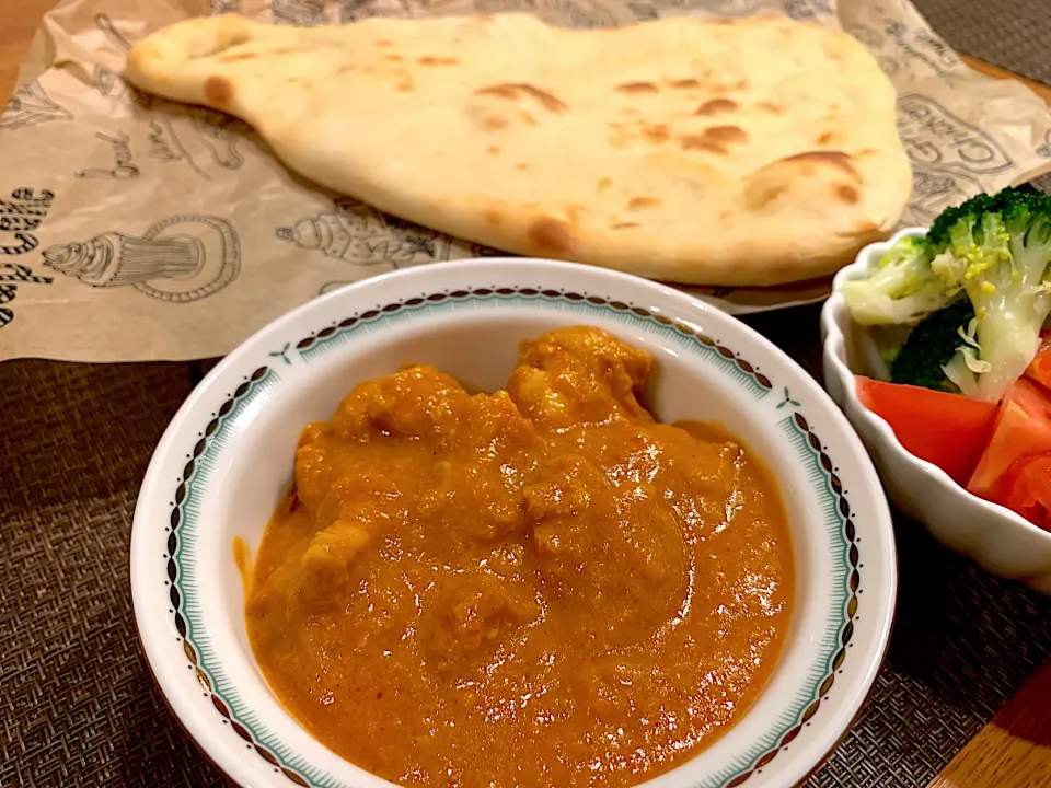 バターチキンカレーとナン|いちごさん