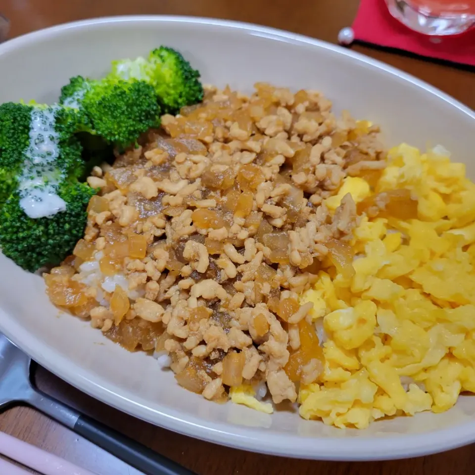 Snapdishの料理写真:とりそぼろ丼|waiwaiさん