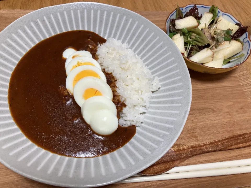 即席カレー、りんごサラダ|しぃさん