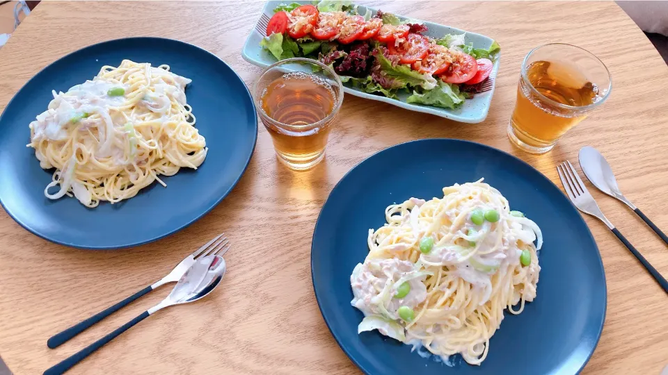 ツナと枝豆のクリームパスタ、レタスとトマトのポン酢サラダ|しぃさん