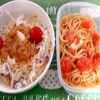 昨日の明太子パスタの残りにバターと明太子追加😆なめ茸のサラダ🥗
#男飯|夜の海に立ち…さん