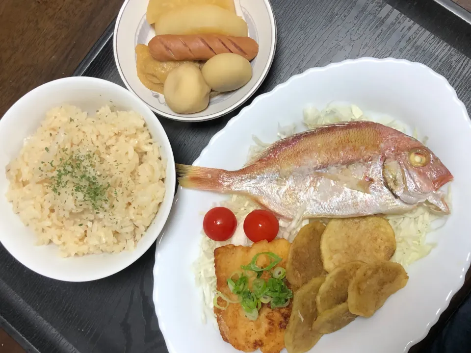 Snapdishの料理写真:鯛の炊き込みご飯&鯛の塩焼&えそのムニエル|まちゃさん