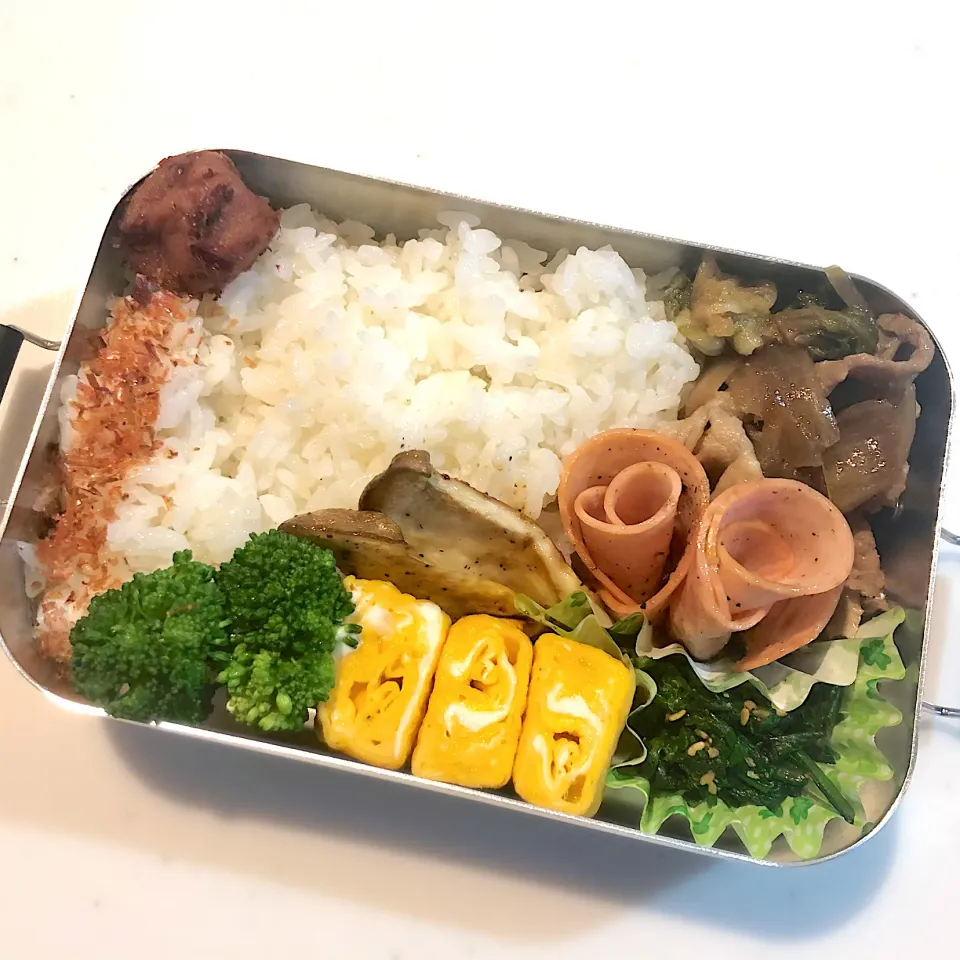 Snapdishの料理写真:サラ弁　　　　　　　　　　　　　　　　　　豚すき煮　春菊のお浸し　ハムソテー　卵焼き　エリンギソテー|じゅんさんさん