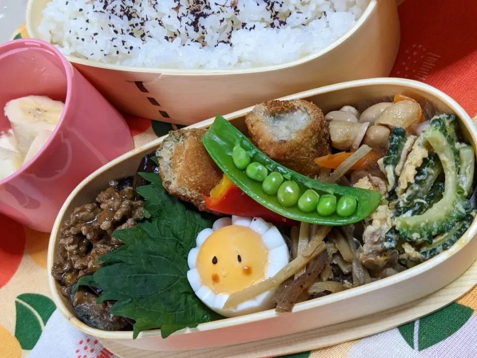 本日のお弁当〜。麻婆茄子とくるくる豚カツ弁当|f.1125beさん