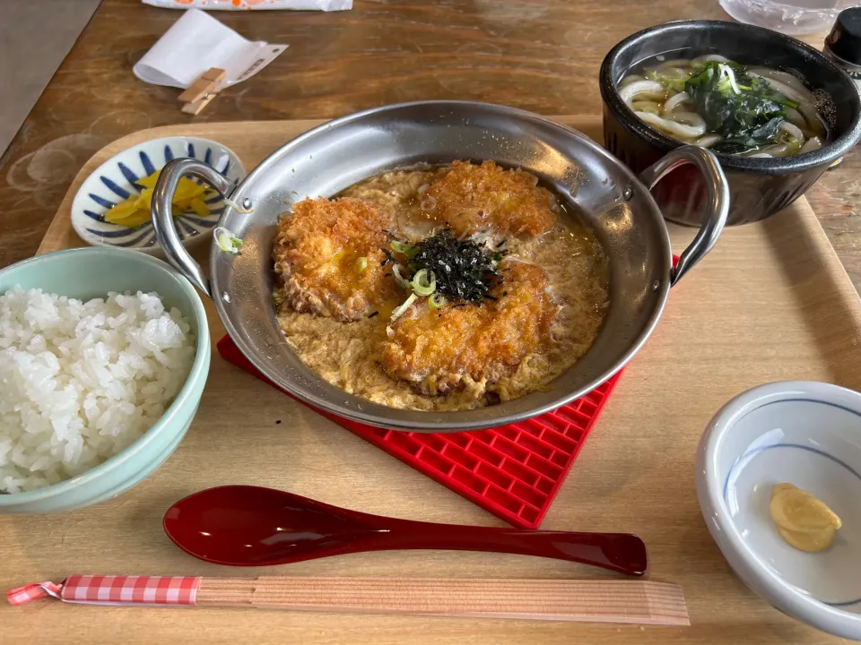 ヒレカツとじ定食♨️|buhizouさん