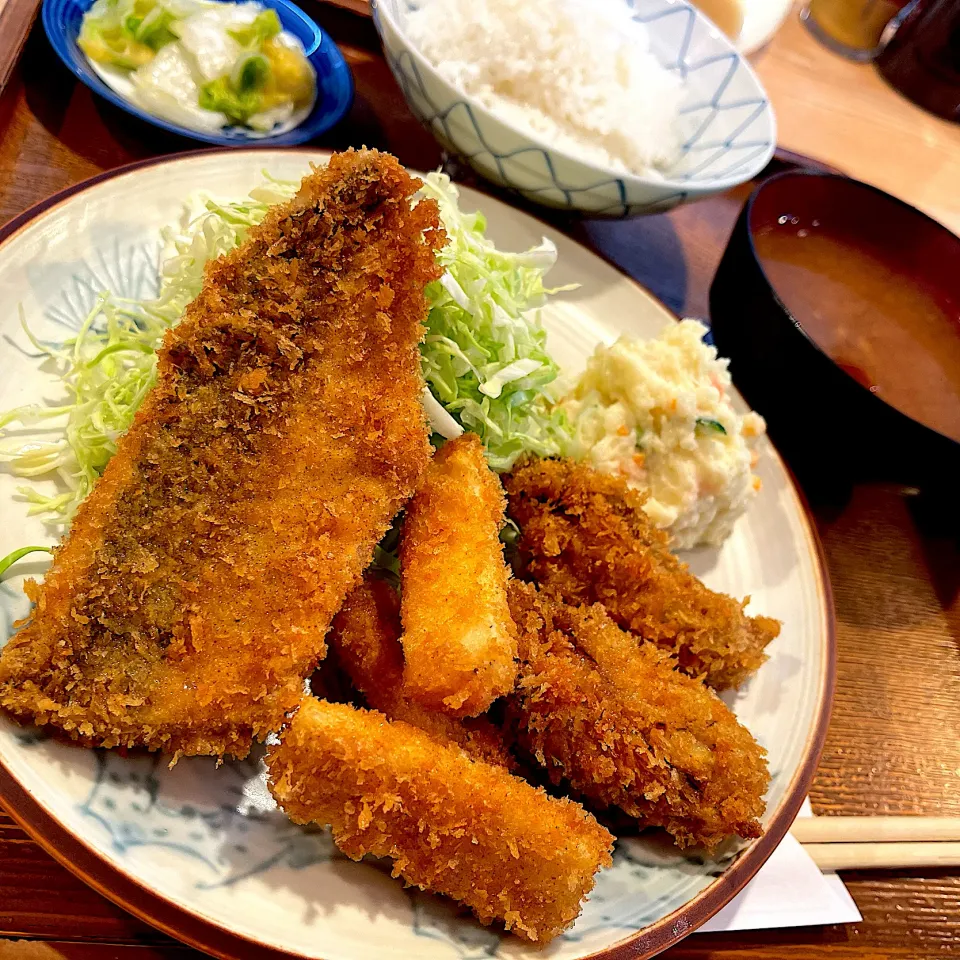 Snapdishの料理写真:ミックスフライ定食@ますや(月島)|塩豚骨さん