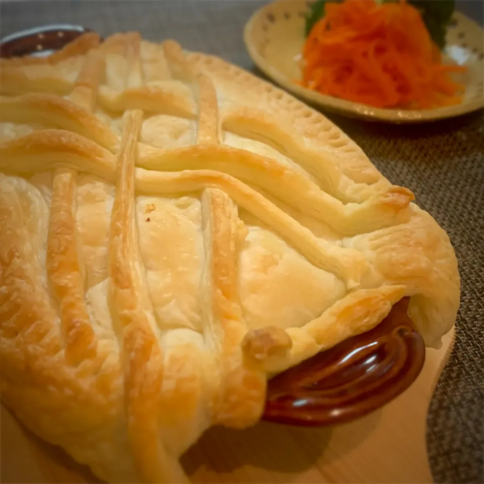 Snapdishの料理写真:グラタンパイ🥧|Yochipyさん