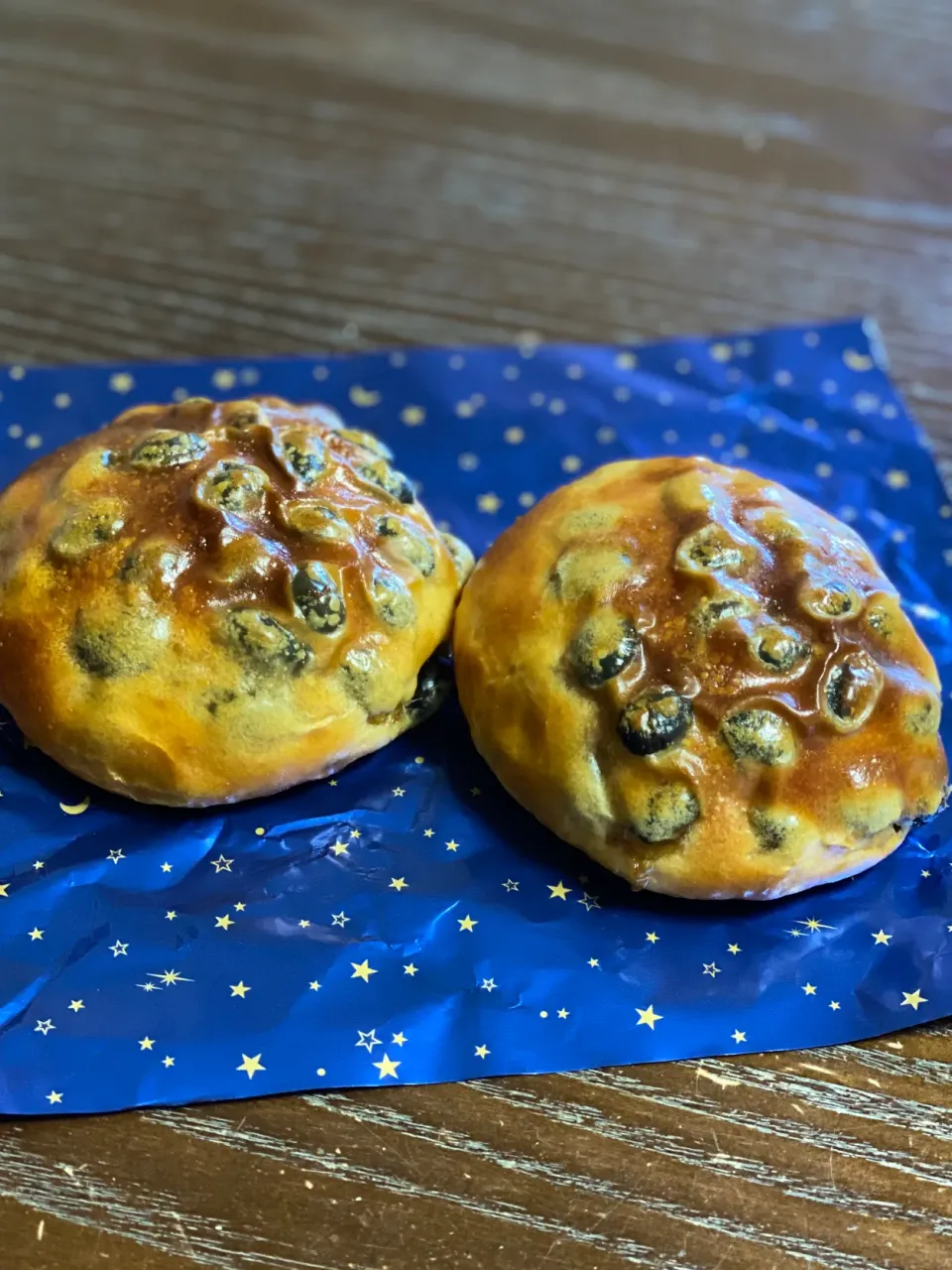 Snapdishの料理写真:なんか気持ち悪っ😅黒豆パン|TOMOさん