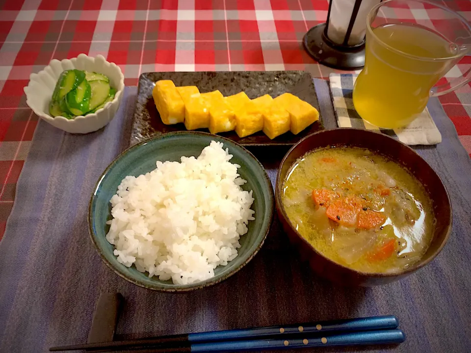 2022/11/23 勤労感謝の日の朝食🍚|ひーちゃんさん