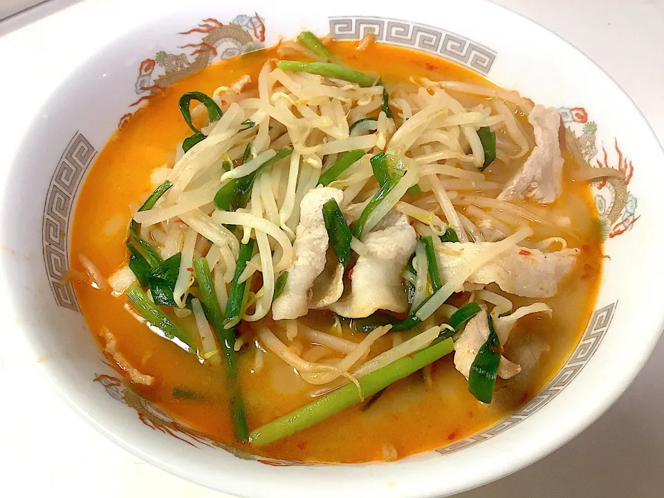 茨城県日立大宮市にある御前山ラーメン🍜😋『豚バラニラもやしラーメントンカラ味』|アライさんさん