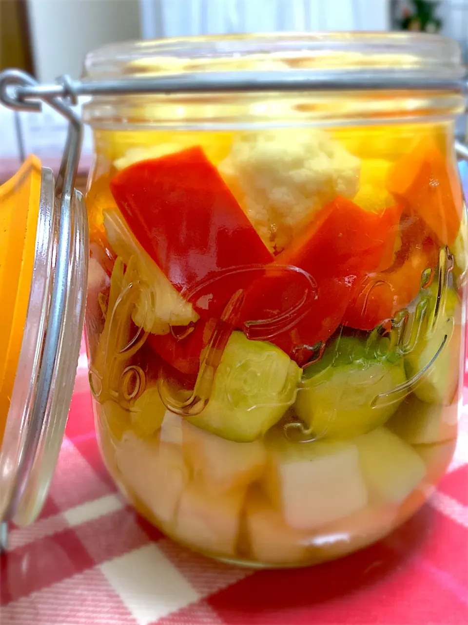 野菜が余ってるし、雨だし、ピクルス作っちゃいました🥒🥕🫑😋|けいmamaさん