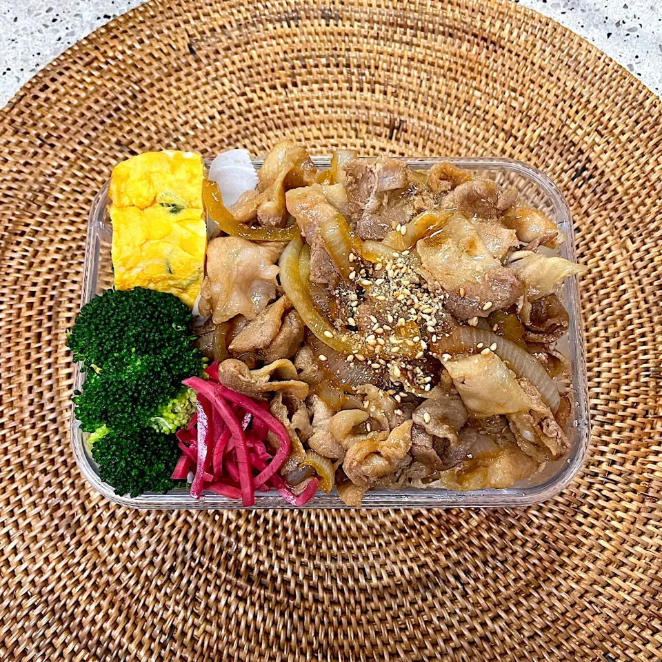 豚丼、紅生姜、お葱の卵焼き、ブロッコリー|しーさん