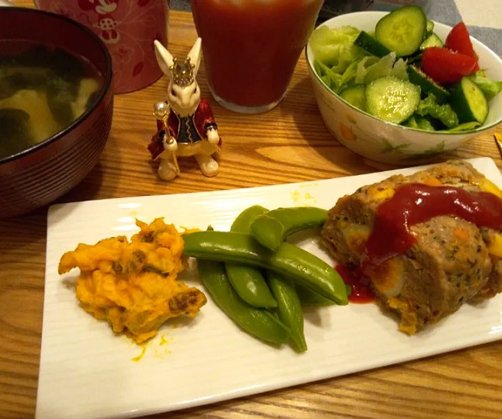 Snapdishの料理写真:'22．11/23
今夜は作りおきのレンジミートローフで晩ごはん😋|たえさん