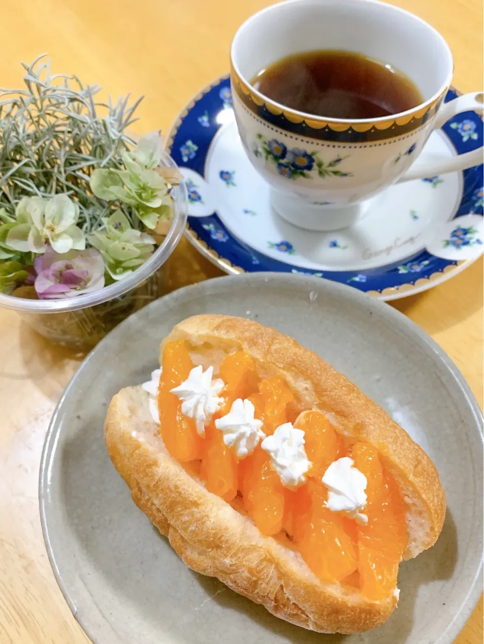 家にあるフルーツと生クリームをソフトフランスパンに挟んだだけの簡単美味しい【フルーツサンド🍊⸒⸒🥪】|yuko.ｾﾝｾｲ🍒《ひなた♡ぼっこ》さん