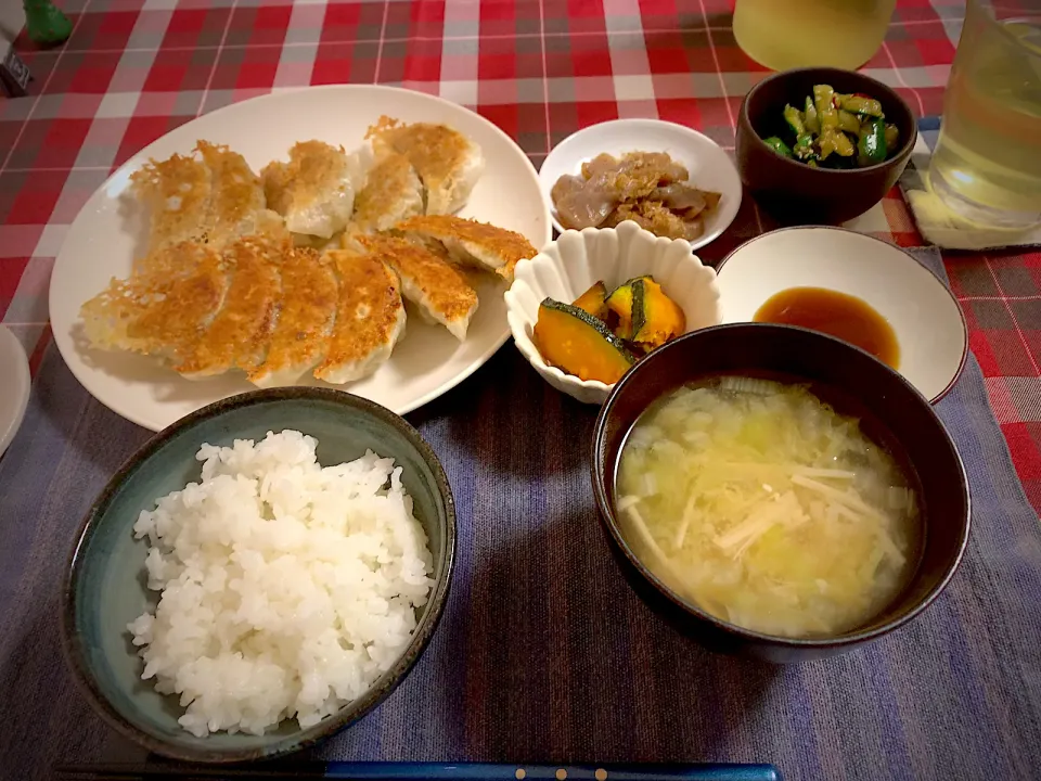 2022/11/23 勤労感謝の日の晩ご飯🍴😋手作り餃子|ひーちゃんさん