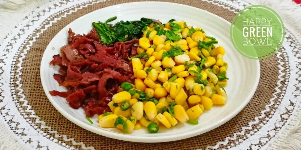 Happy Green Bowl's dish Beef bacon in black pepper sauce, lime corn salad and sauteed spinach.|Happy Green Bowlさん