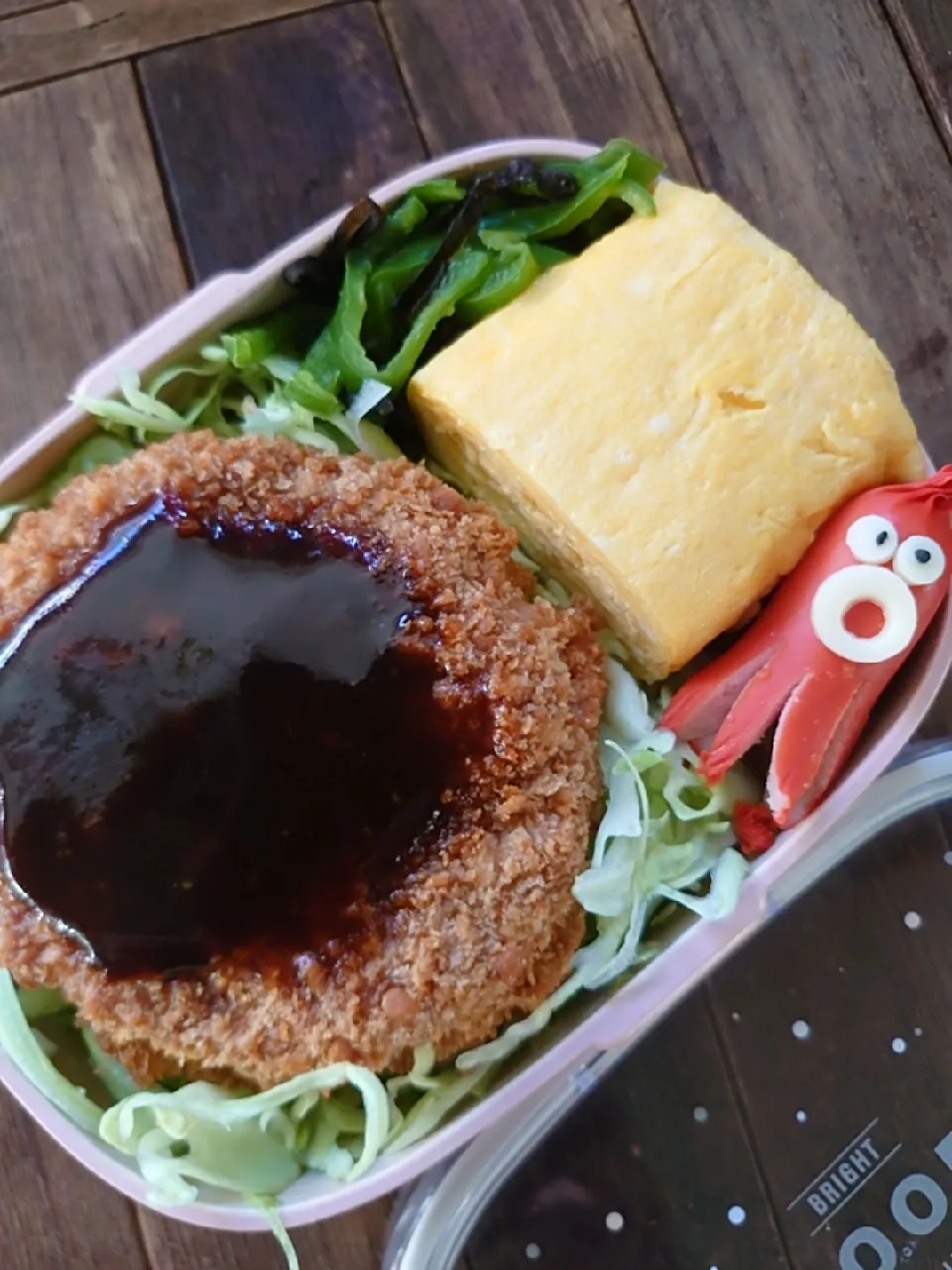 Snapdishの料理写真:漢の…長女用🍱千切りキャベツによく合うメンチカツ弁当|ᵏᵒᵘさん