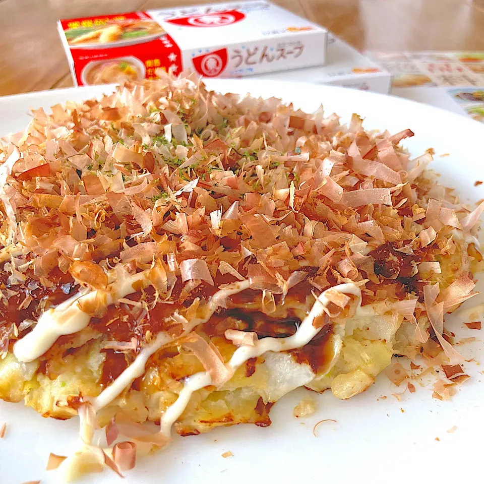 Snapdishの料理写真:"うどんスープ"でおからお好み焼き|みずほさん