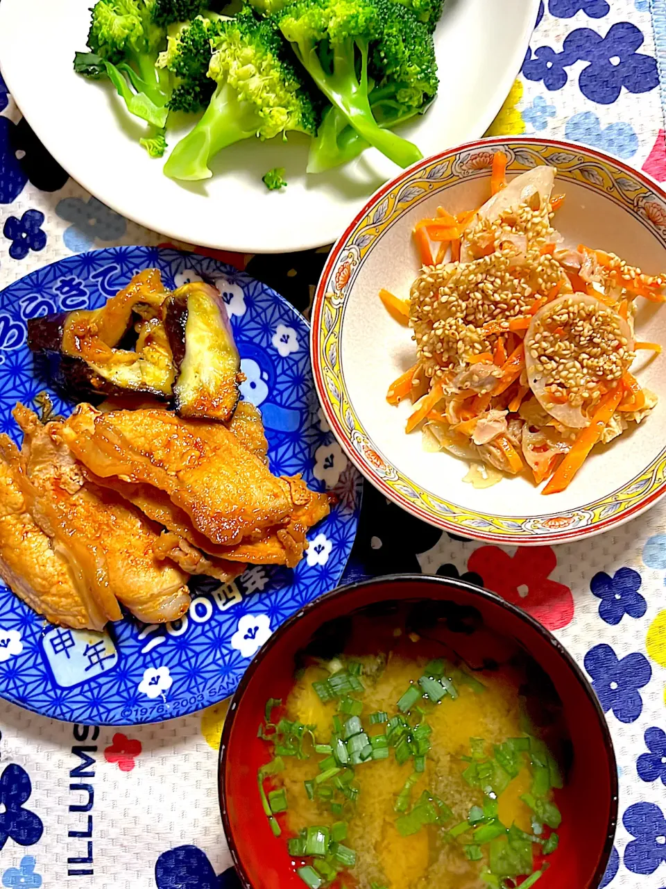 豚肉のタレ焼き　蓮根のきんぴら　茹でブロッコリー🥦　味噌汁|4jinoanataさん