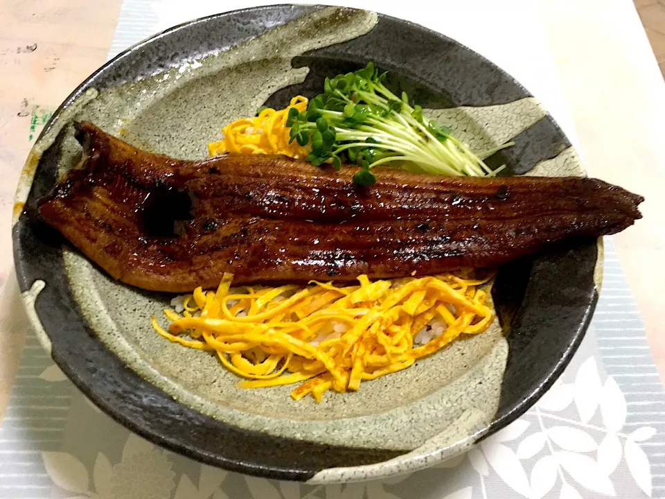 鰻の錦糸丼|ももさん