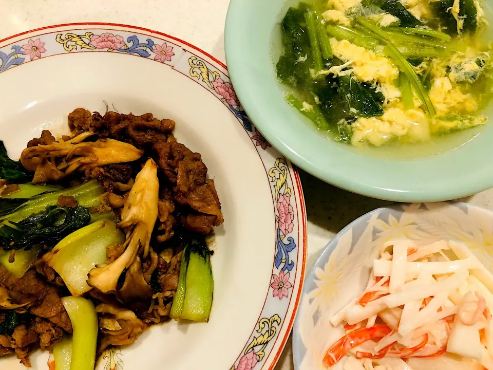 青梗菜と牛肉の炒め物、小松菜の中華風スープ、大根サラダ|floranさん