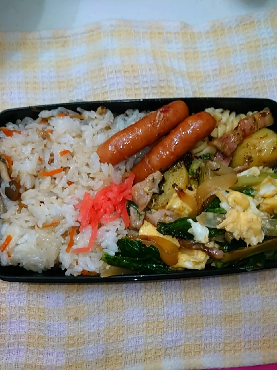 ﾅﾝﾁｬｯﾃ炊き込み御飯弁当|to coさん