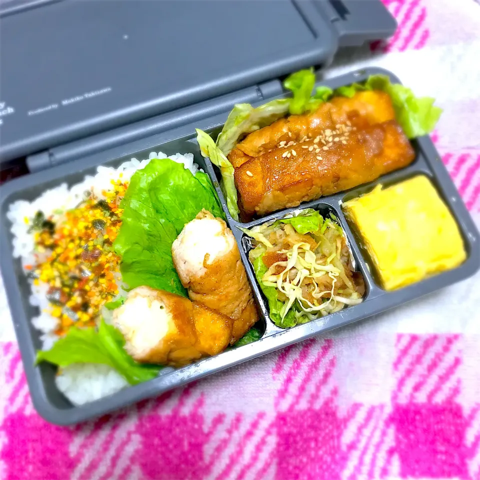 SJK弁当🍱〜厚揚げチーズ豚肉巻き・玉子焼き・コロッケサラダ|華恋さん