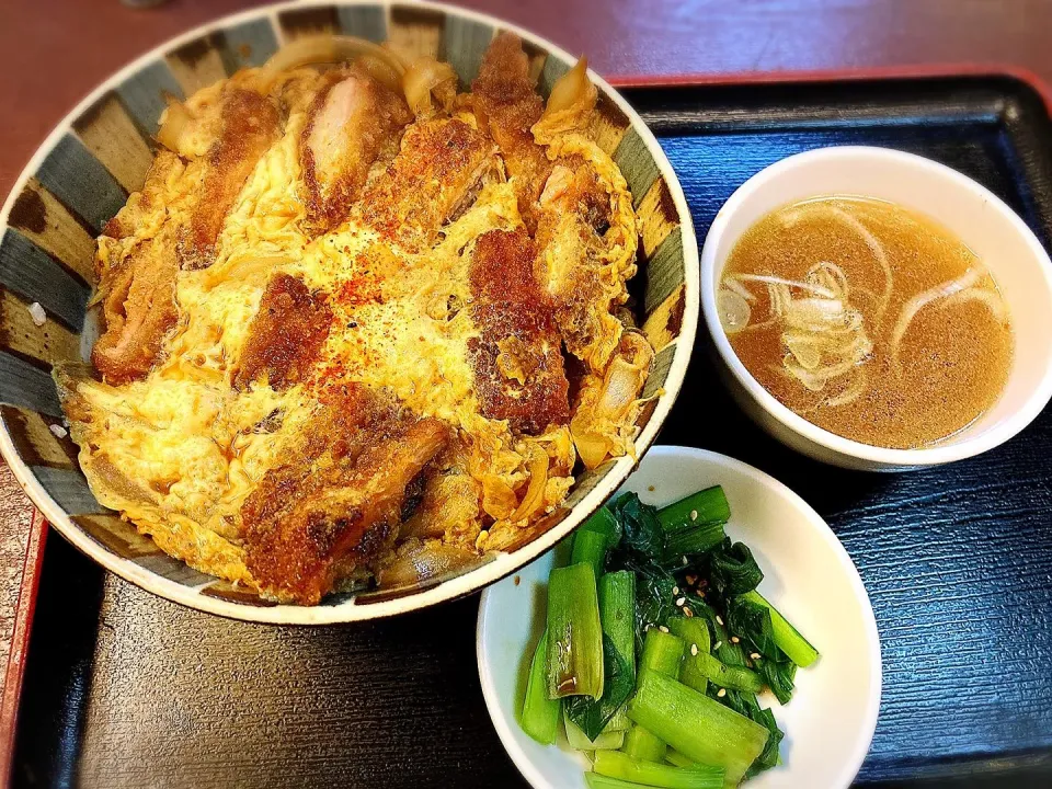 かつ丼 ¥750|Blue Moon Caféさん