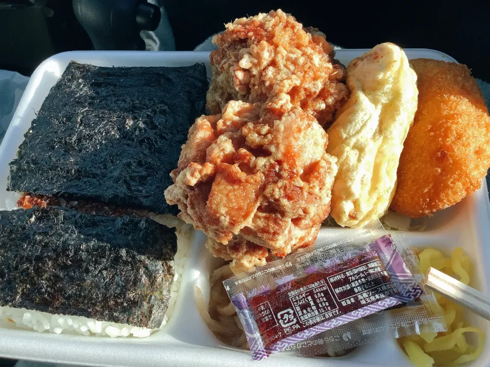 日本亭さんの『ノリ唐弁当🍱😋』|アライさんさん