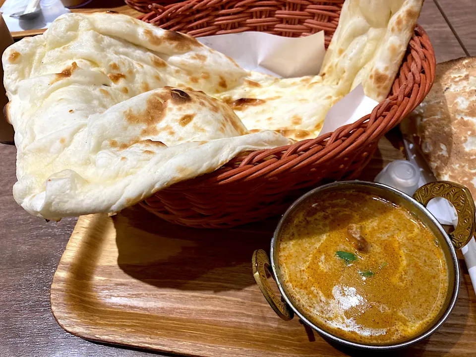 チキンカレーとナン|はっちぃさん