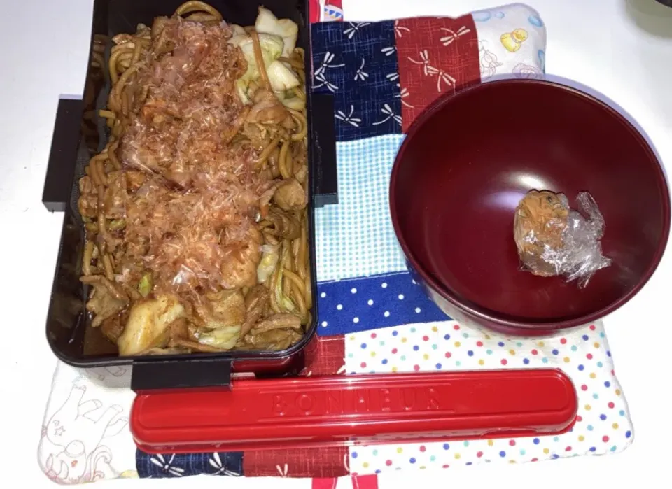 Snapdishの料理写真:パパ弁☆焼きそば☆みそ玉|Saharaさん